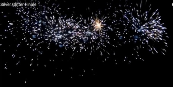 Feuerwerk Silver glitterMega Finale von Pyrotrade online kaufen im Feuerwerkshop Funkelfun