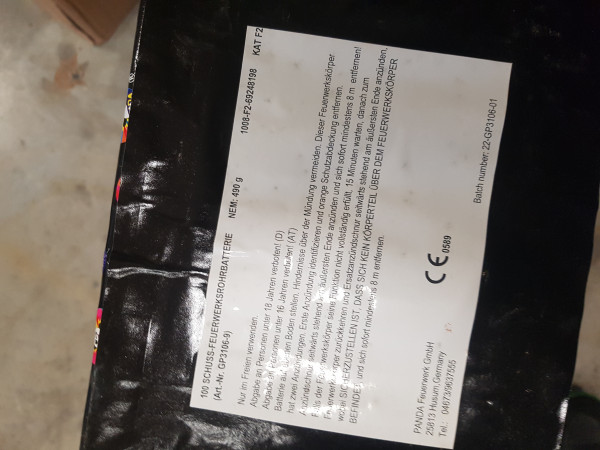 Pyro Fantasia : Gold and Strobe