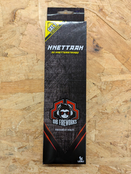 Jugendfeuerwerk Knettaah (01984) von Lesli mit 20-Schuss, Sekunden Laufzeit und 56 Gramm NEM der Kategorie F1 online kaufen und bestellen im Feuerwerk-Shop Funkelfun. Günstiger Feuerwerkshop für Silvester. Hier Angebot sichern!